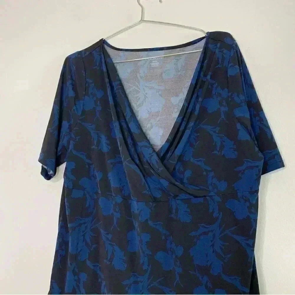 Lane Bryant Top Plus 18/20 Empire Waist Stretch Floral Surplice Blue & black - Picture 4 of 5